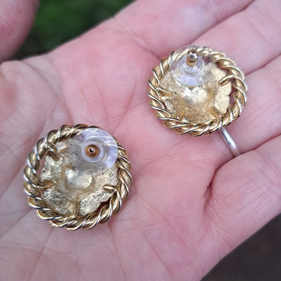 1980s Lion Face Post Back Earrings - Picture 3 of 4